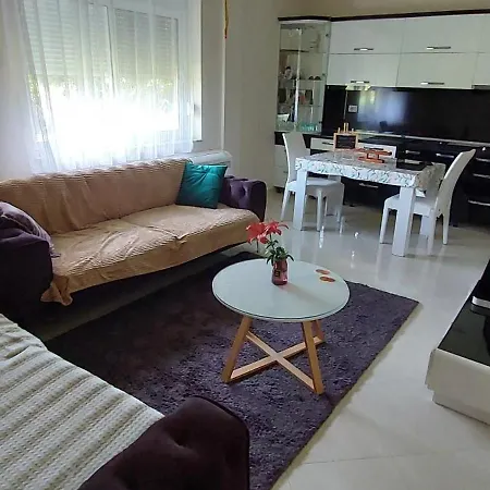 Holiday home Nathanael Pogradec
